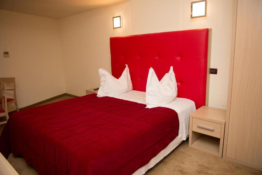 Grand Master Hotel Dej Dış mekan fotoğraf